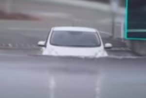 Driving a Nissan Leaf through flood water