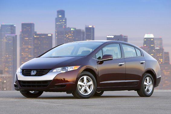 A marketing image of the Honda FCX Clarity from a Honda press release